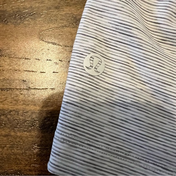 LULULEMON On the Fly Shorts Size 8 EUC - Picture 4 of 5